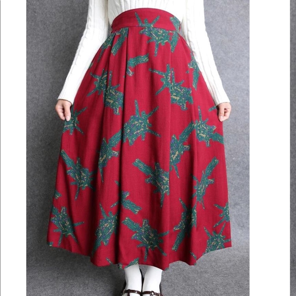 Gorgeous vintage Christmas skirt - 26/27” waist